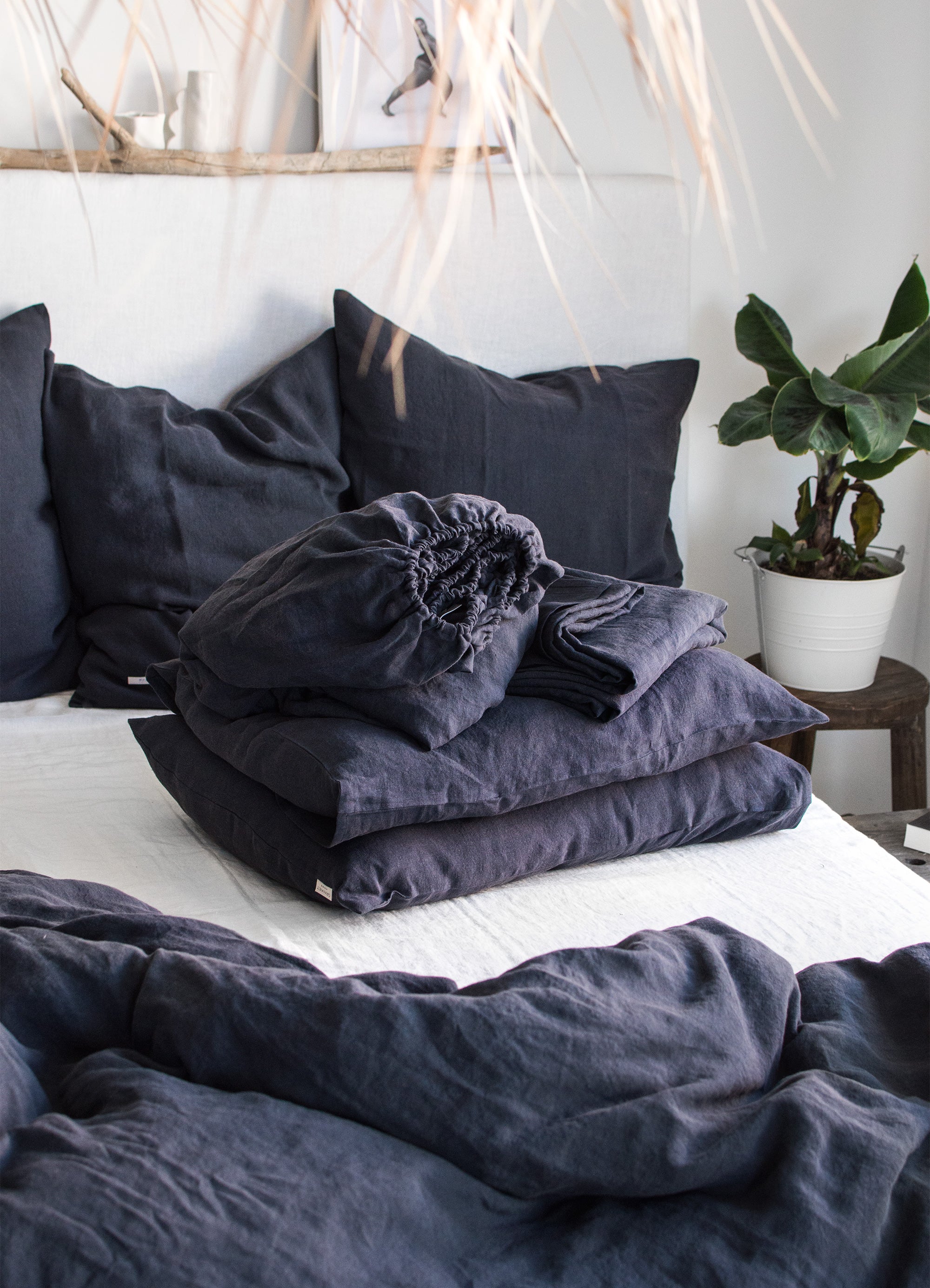 Linen Sheet Set in Graphite Blue