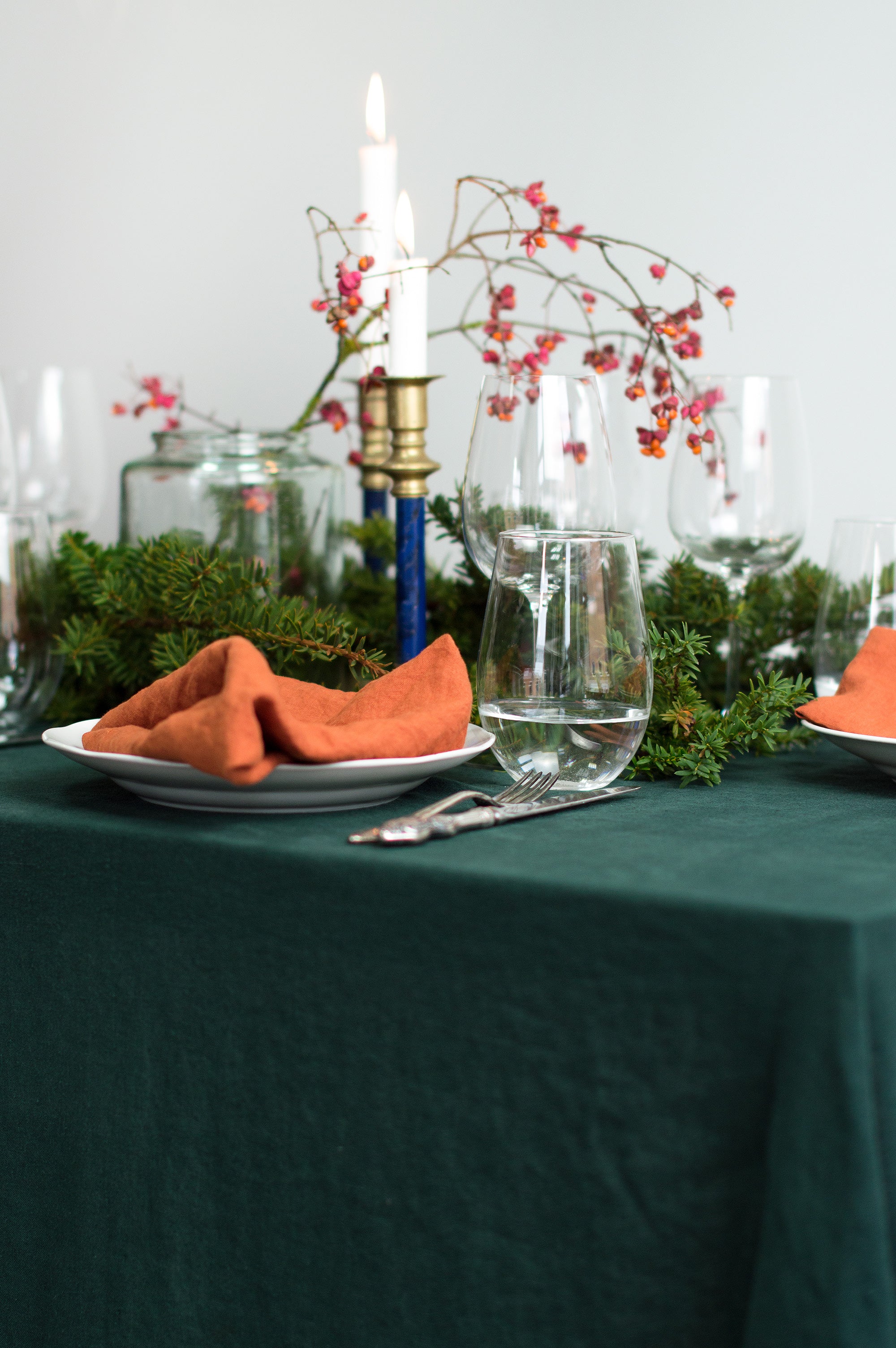 Linen tablecloth in Jungle Green