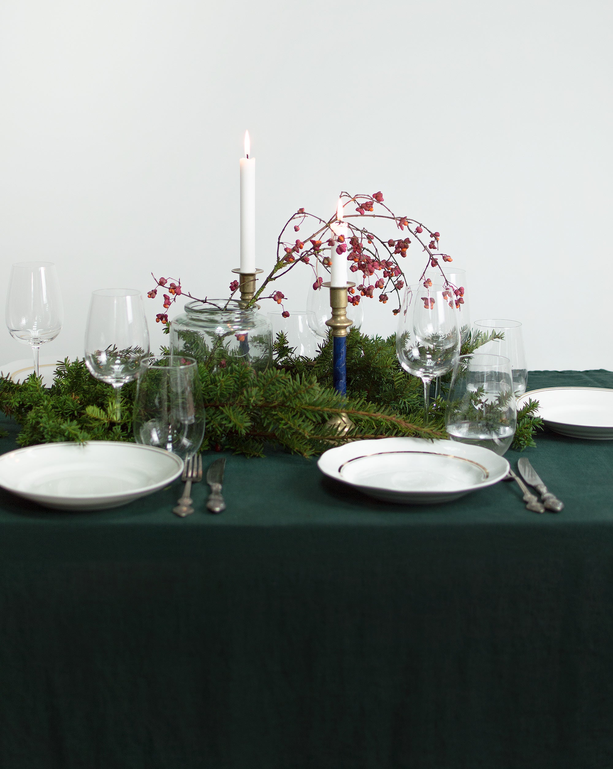 Linen tablecloth in Jungle Green
