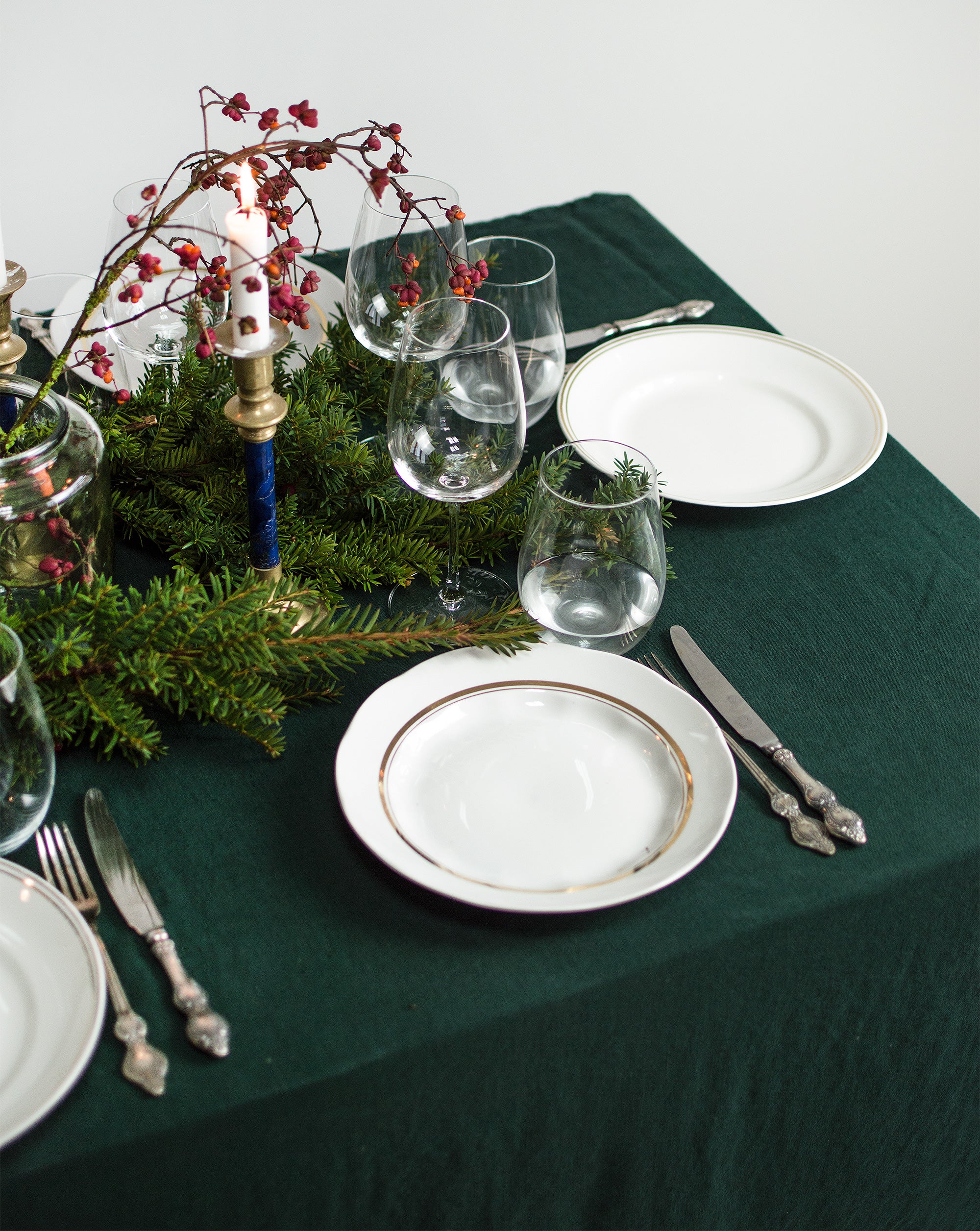 Linen tablecloth in Jungle Green
