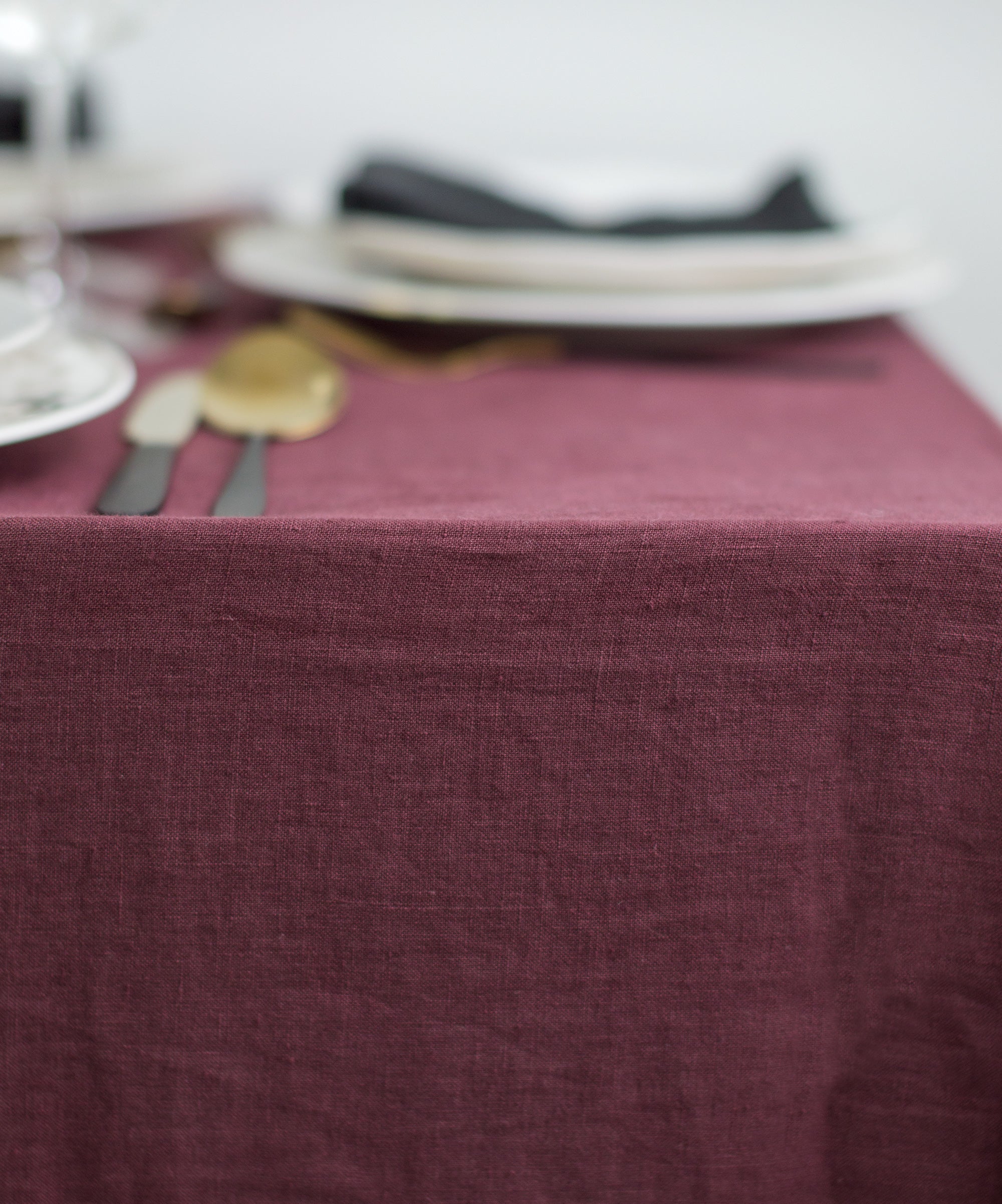 Linen Tablecloth in Burgundy