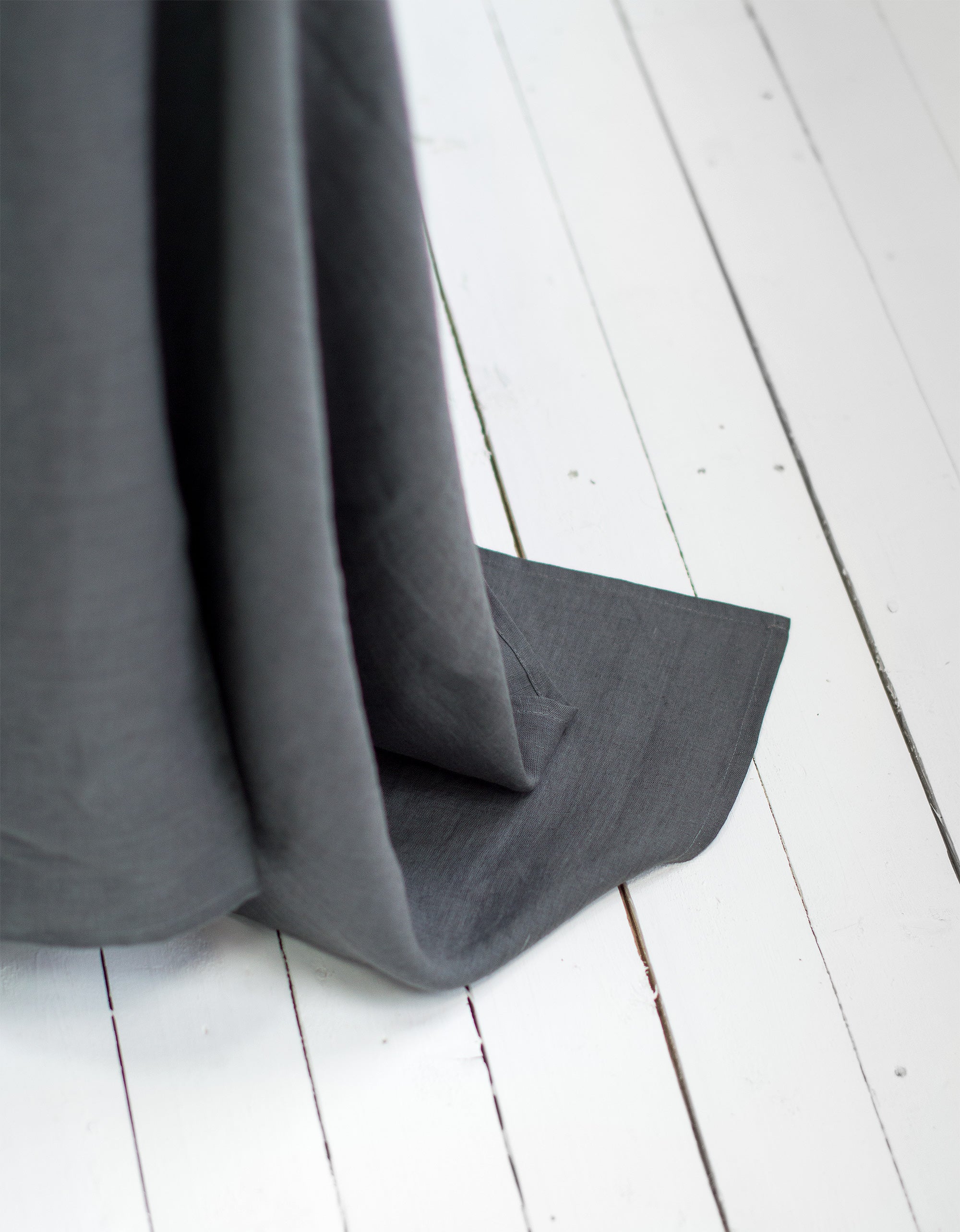 Linen Tablecloth in Charcoal Gray