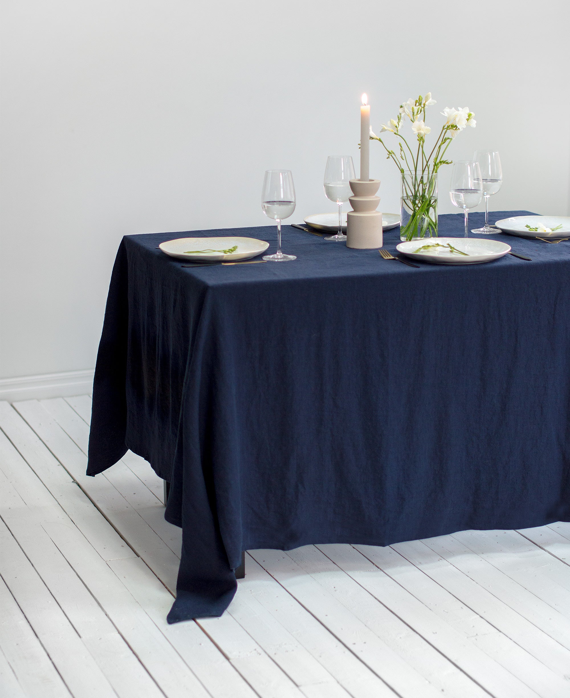 Linen tablecloth in Midnight Blue