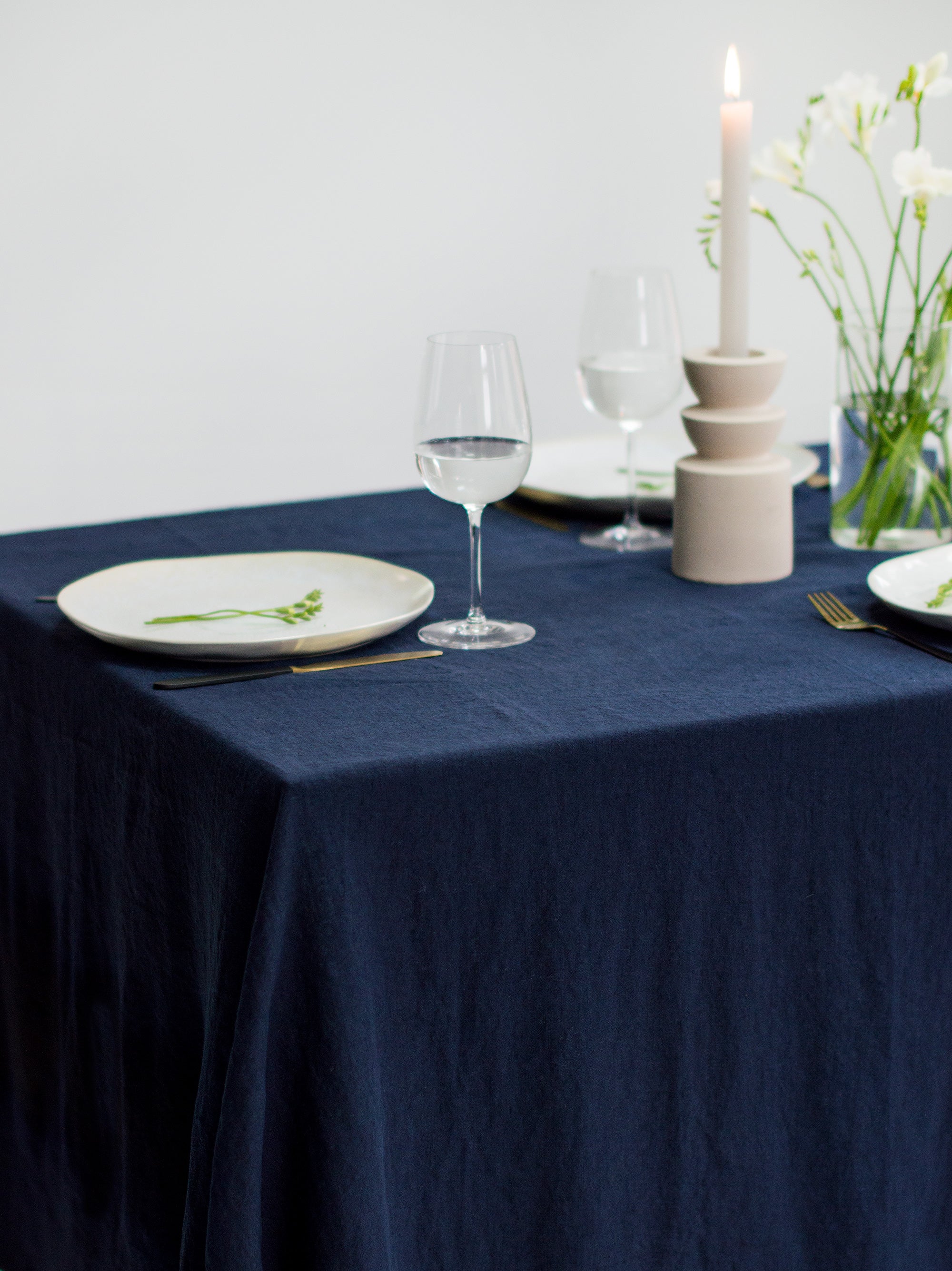 Linen tablecloth in Midnight Blue