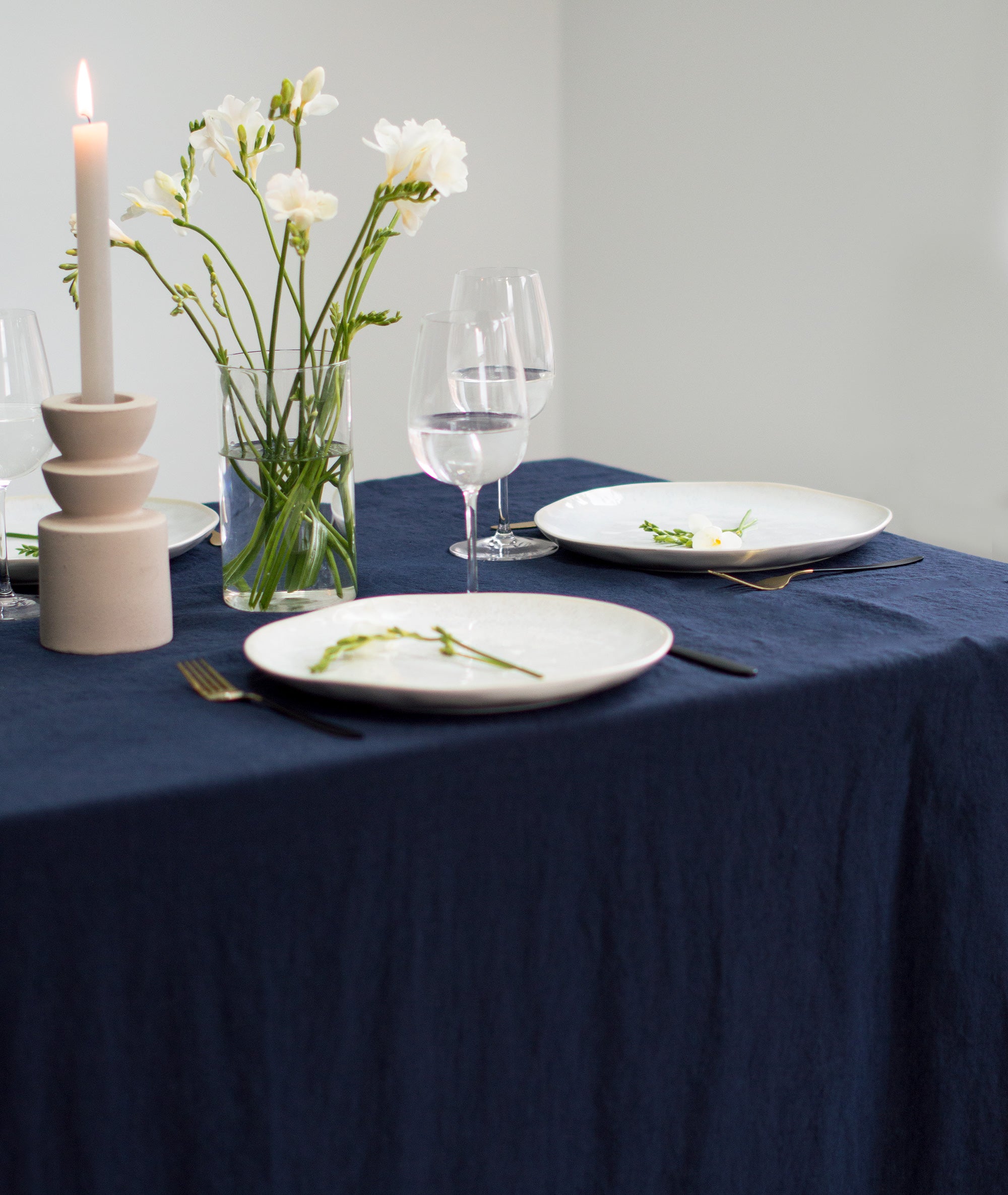 Linen tablecloth in Midnight Blue