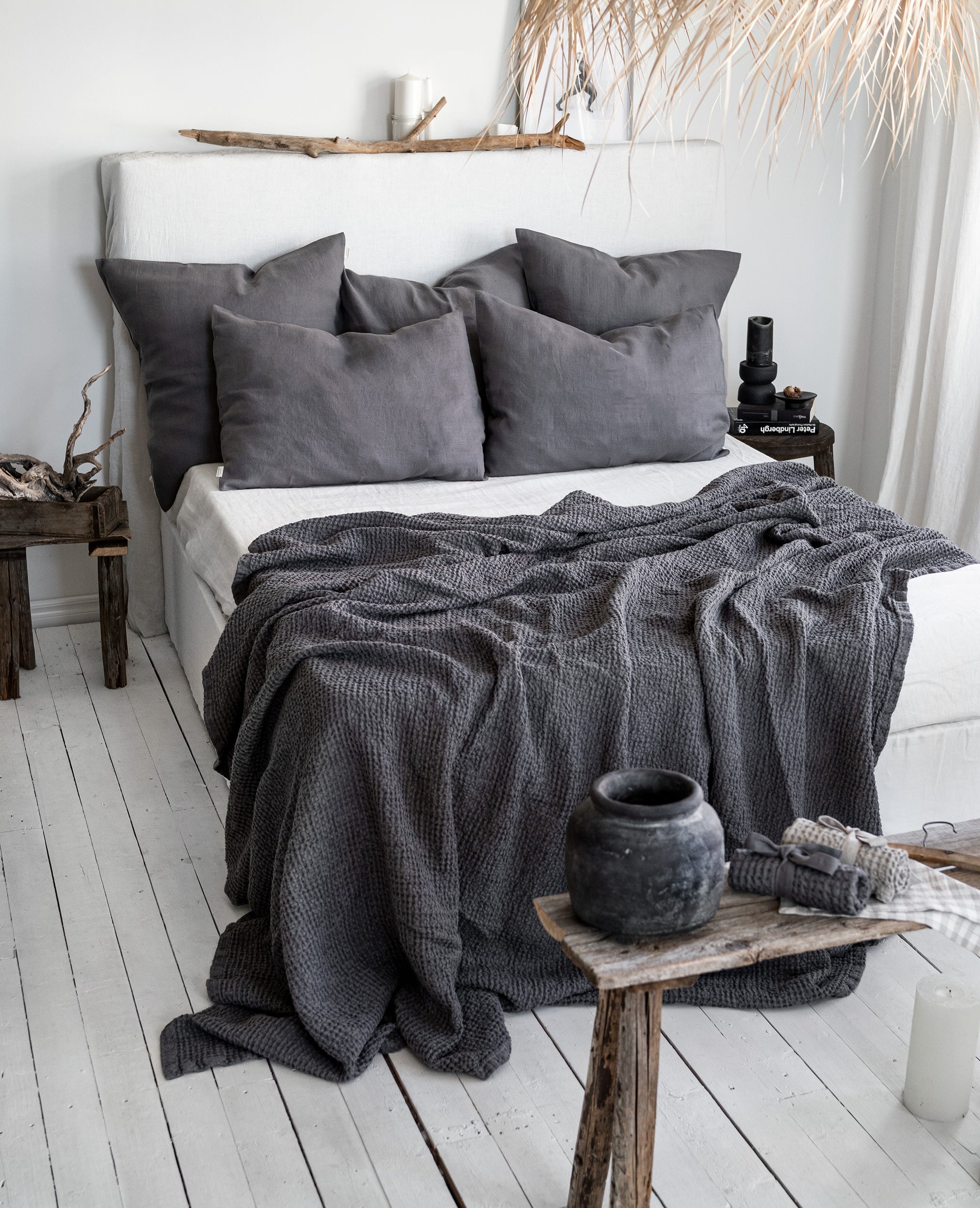 Linen Pillowcase in Charcoal Gray
