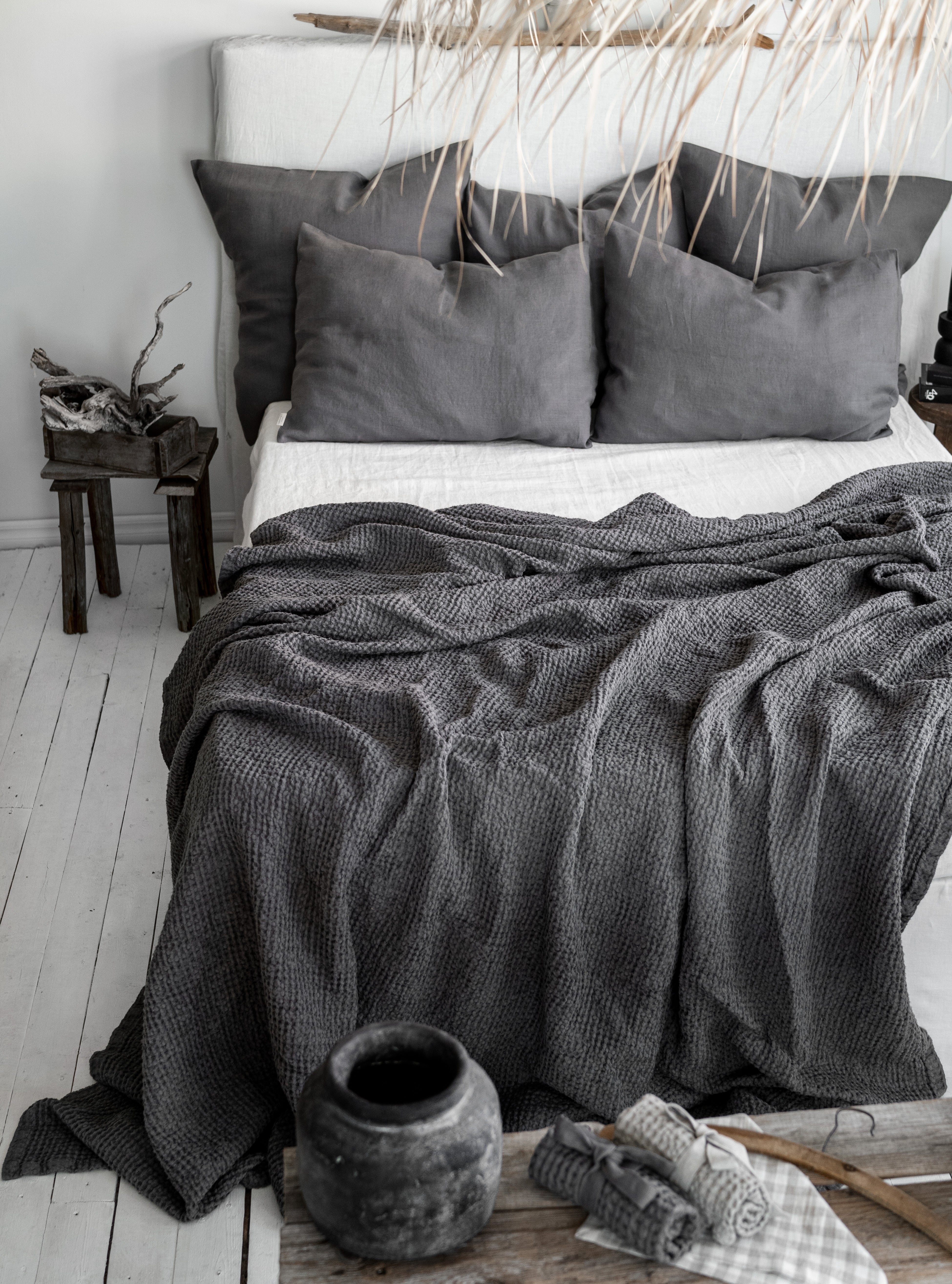 Linen Pillowcase in Charcoal Gray