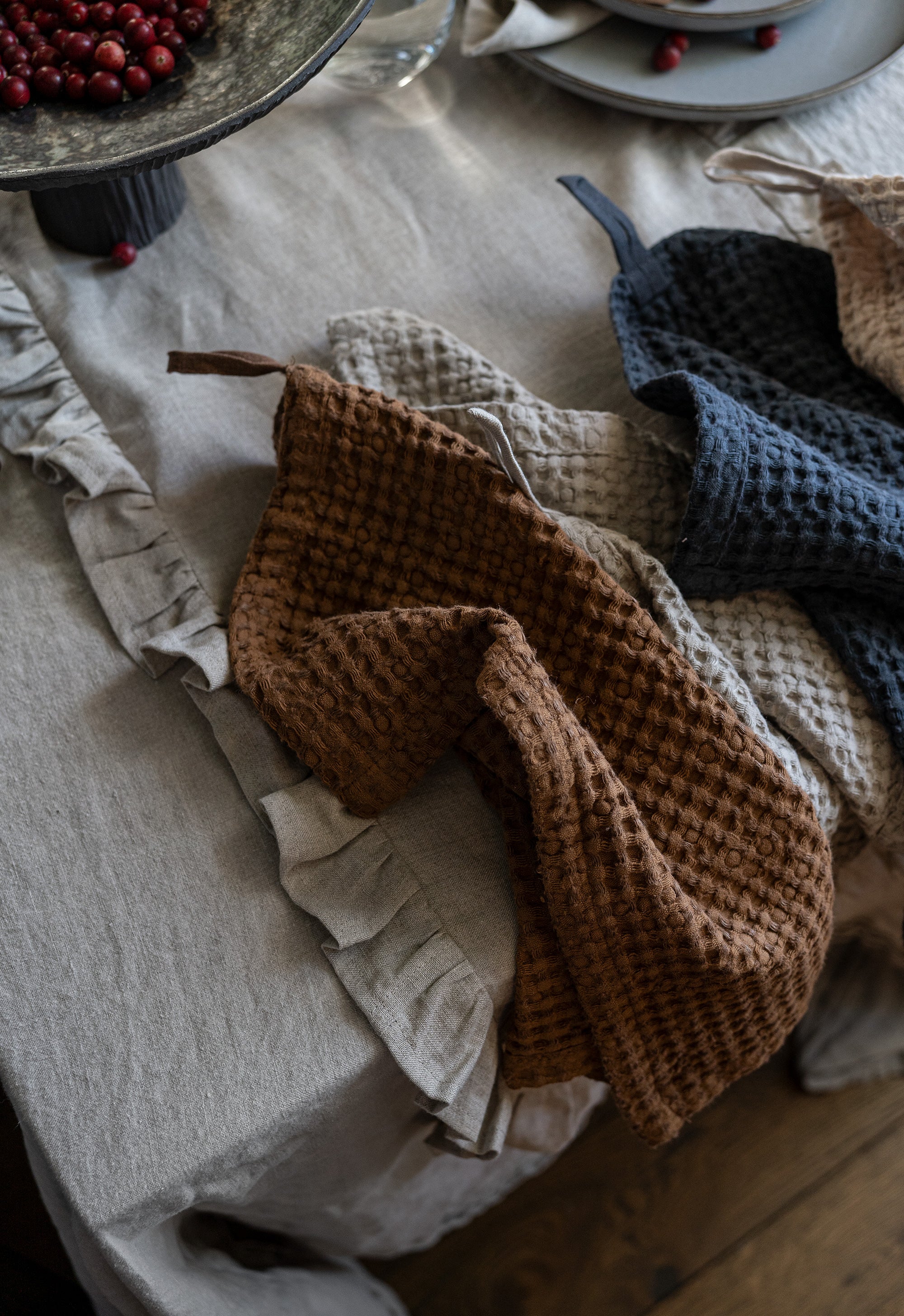 Linen Waffle Hand Towel Set in Natural (Oatmeal)