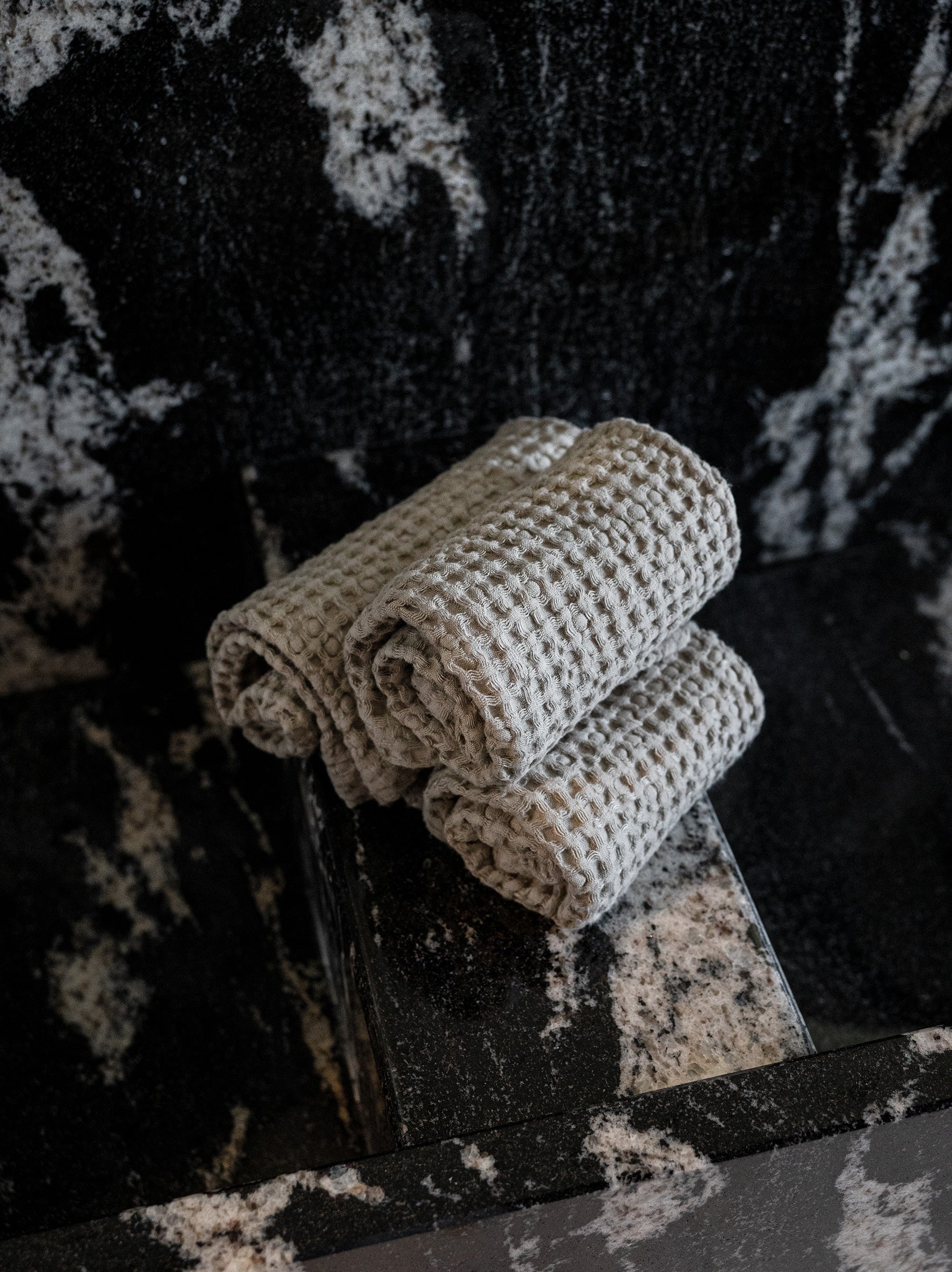 Linen Waffle Bath Towel in Cinnamon