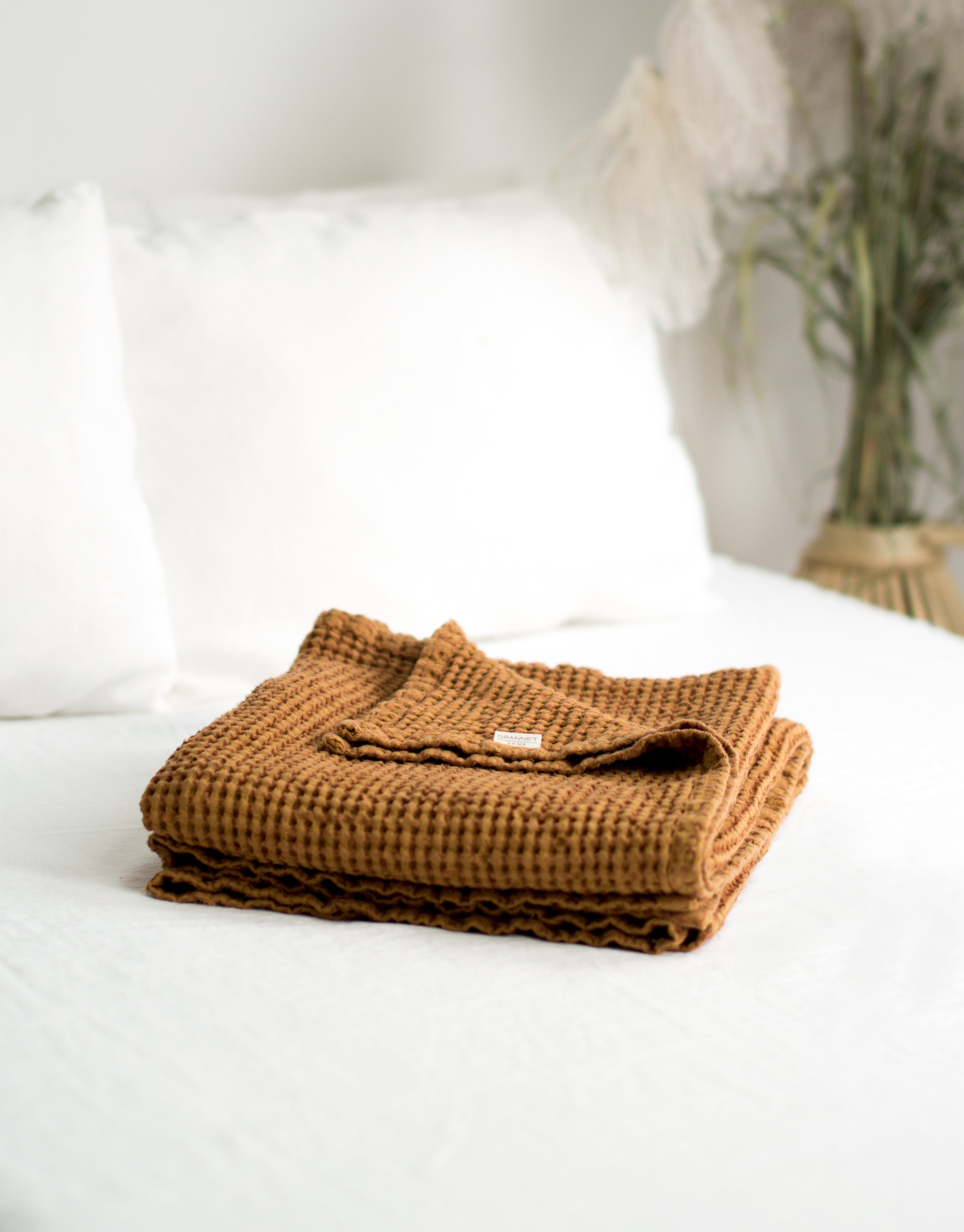 Linen Waffle Bath Towel in Cinnamon