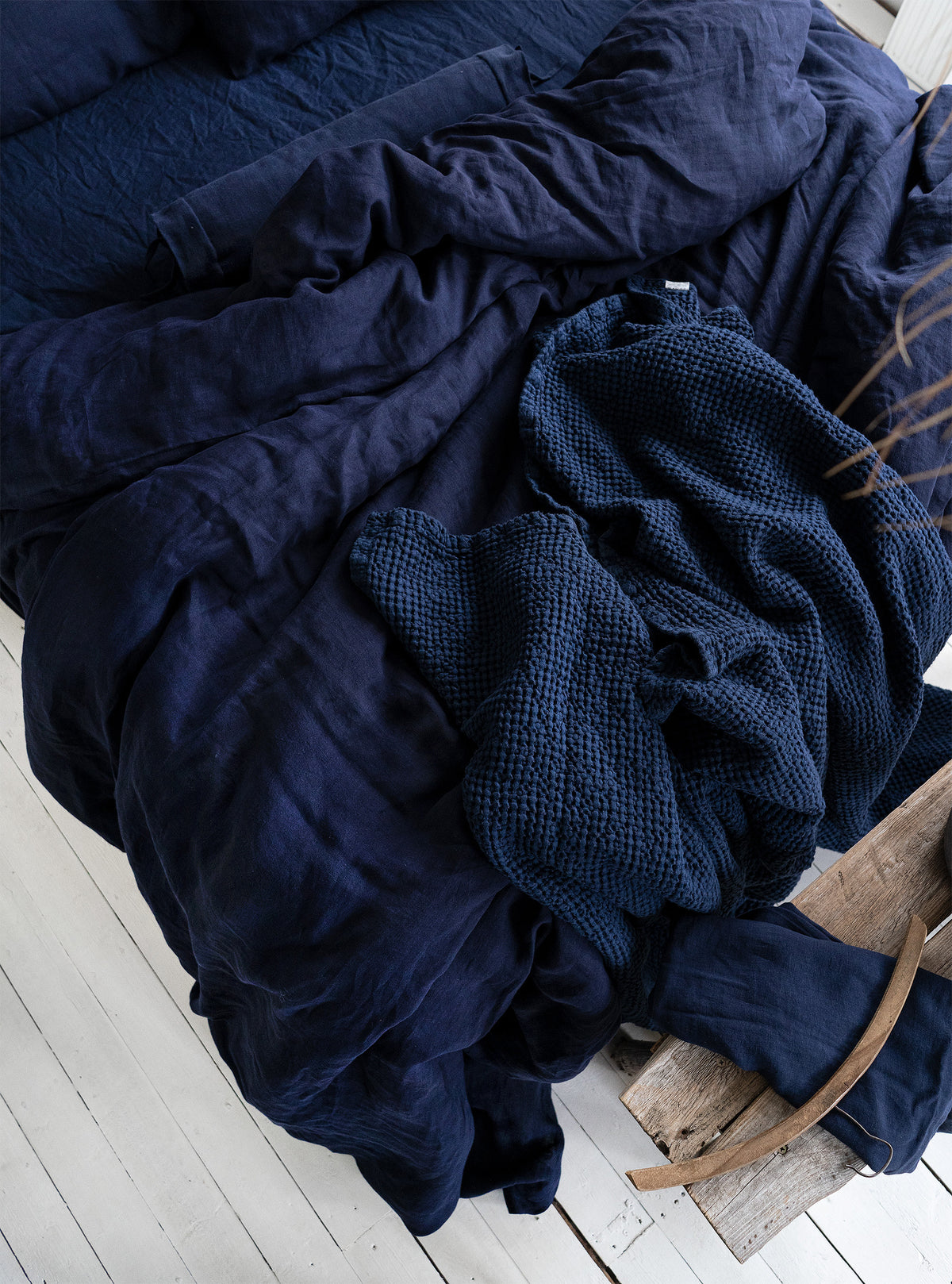 Linen Sheet Set in Midnight Blue