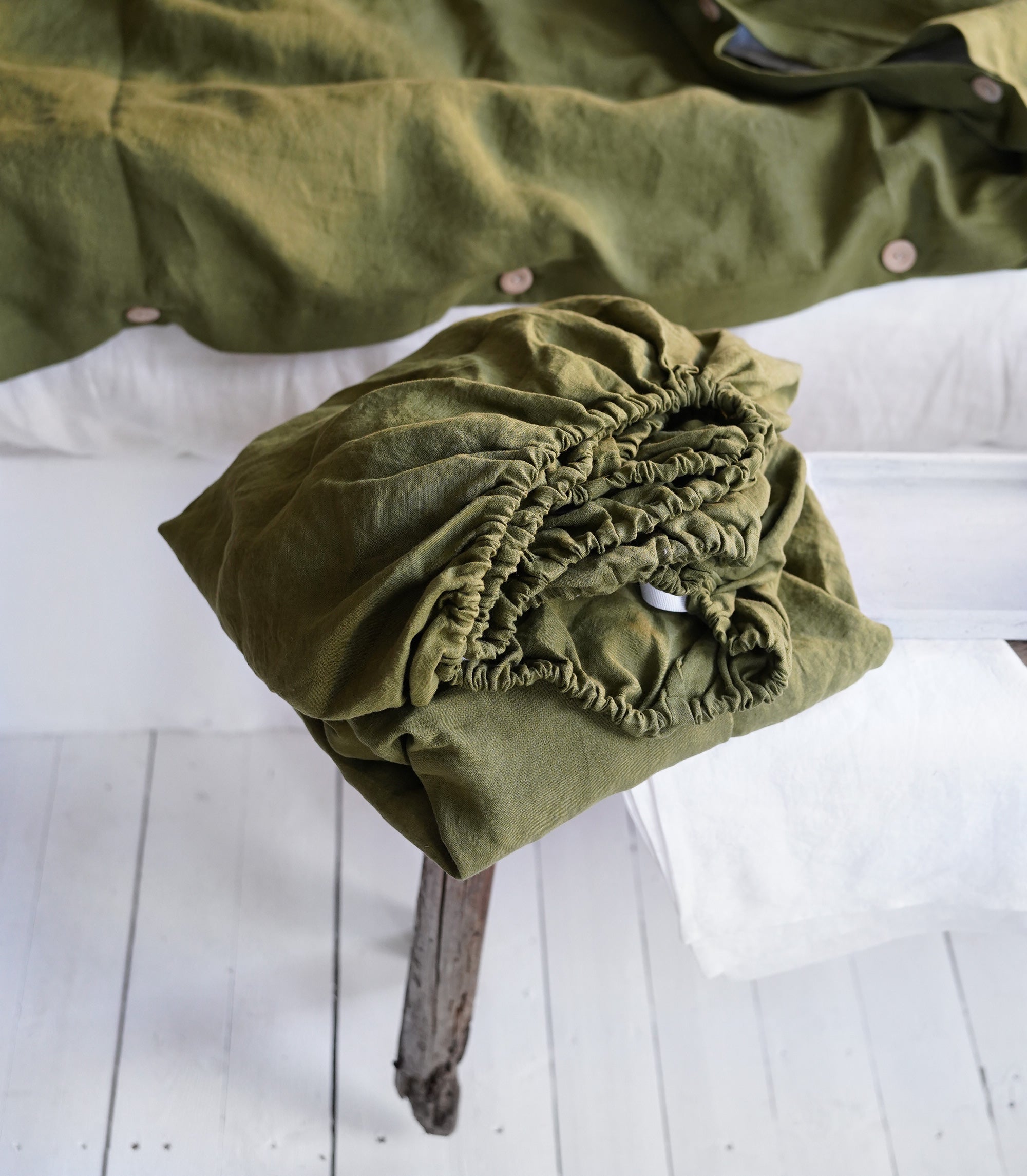 Linen Fitted Sheet in Moss Green