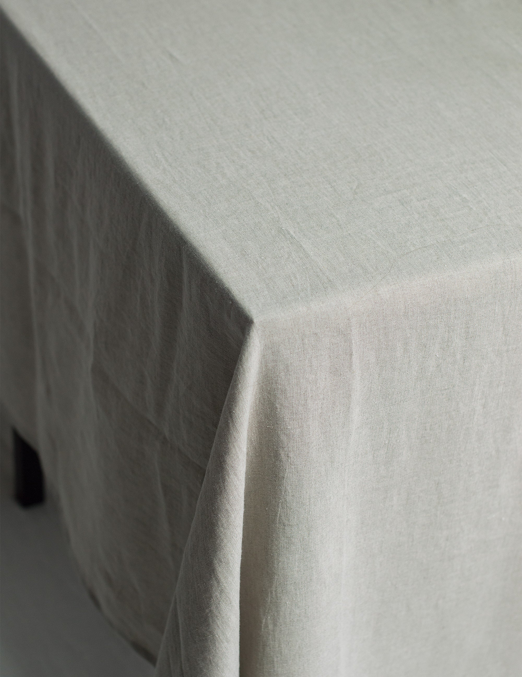 Linen Tablecloth in Natural (Oatmeal)