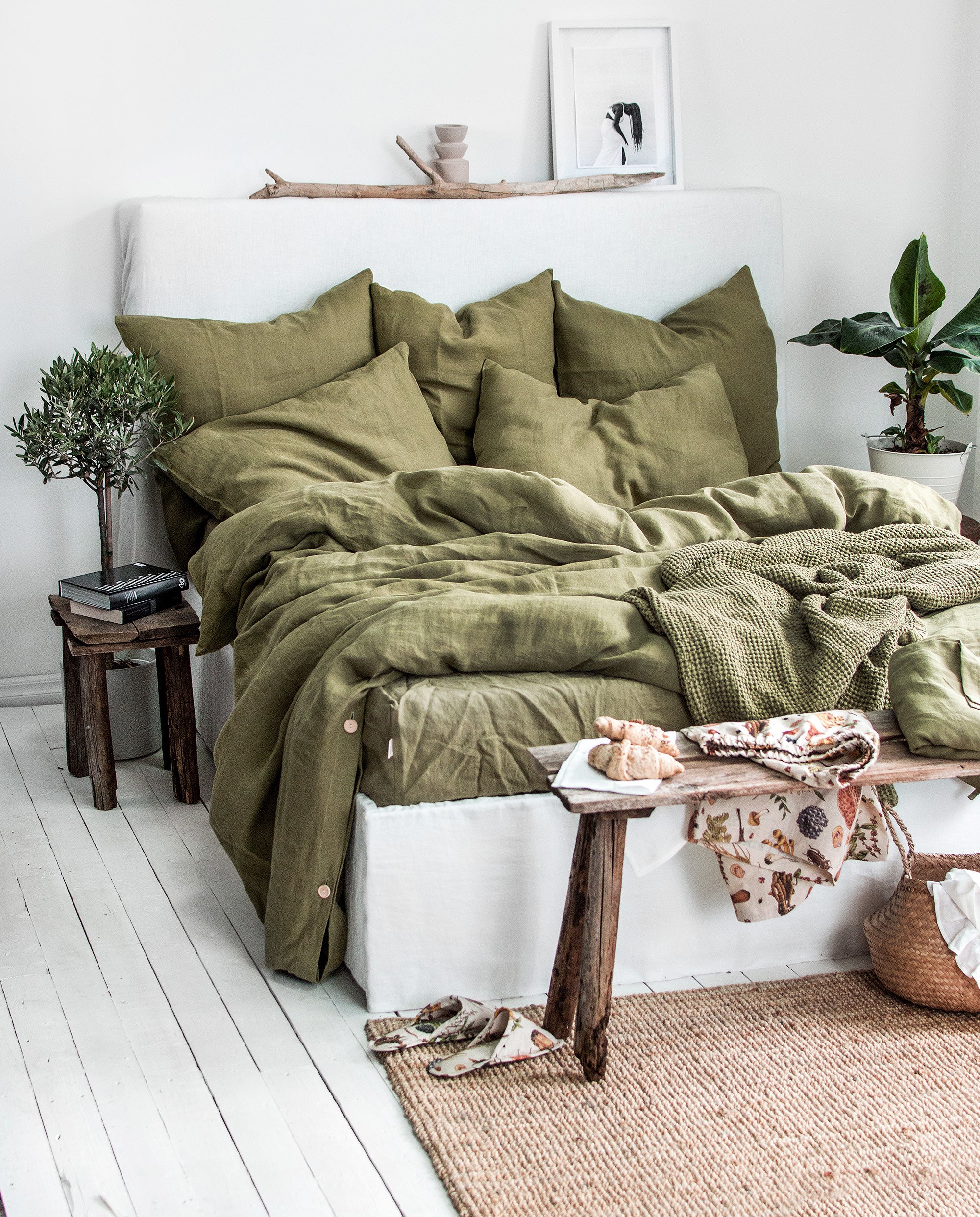 Linen Fitted Sheet in Olive Green
