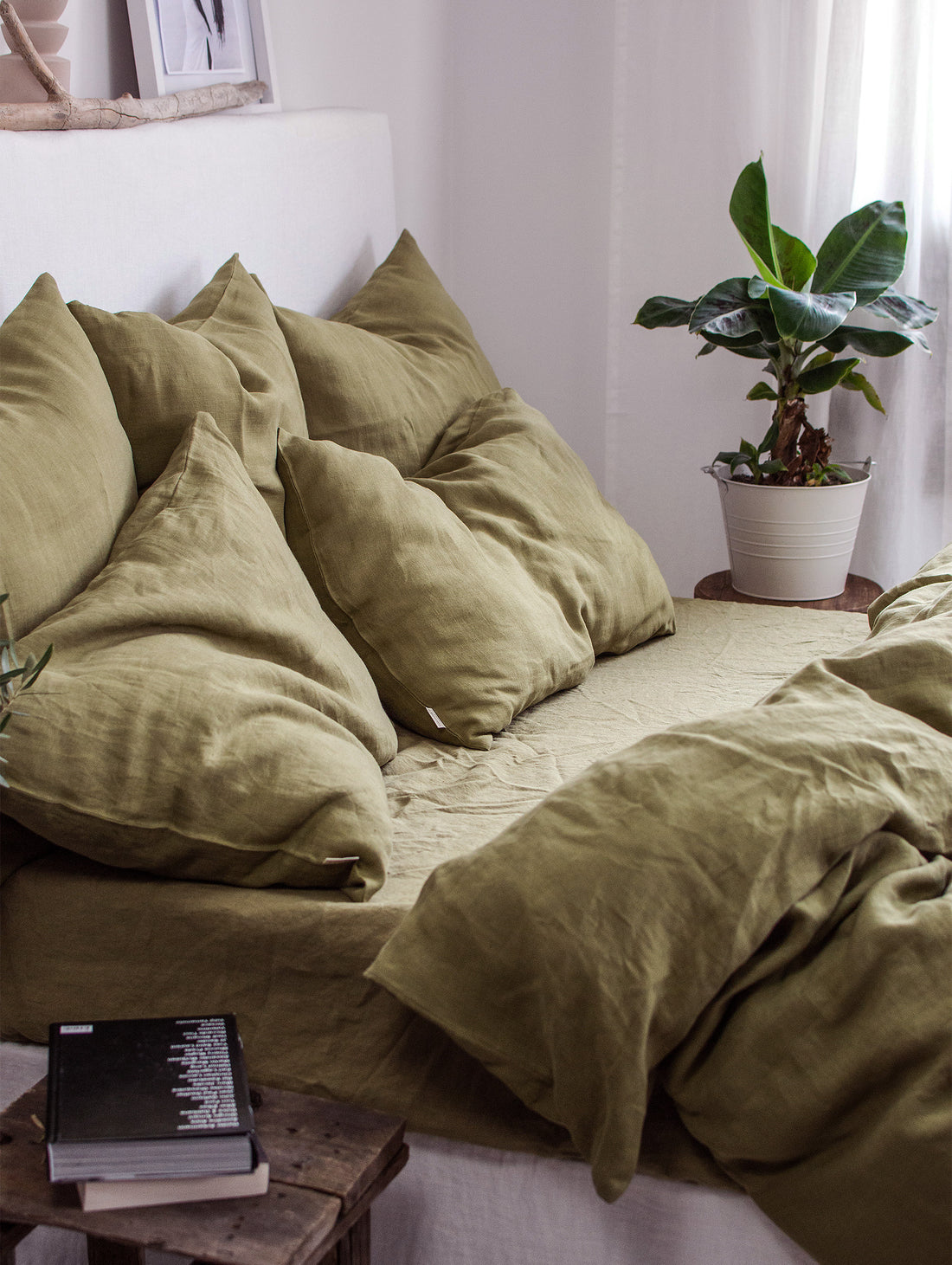 Linen Sheet Set in Olive Green