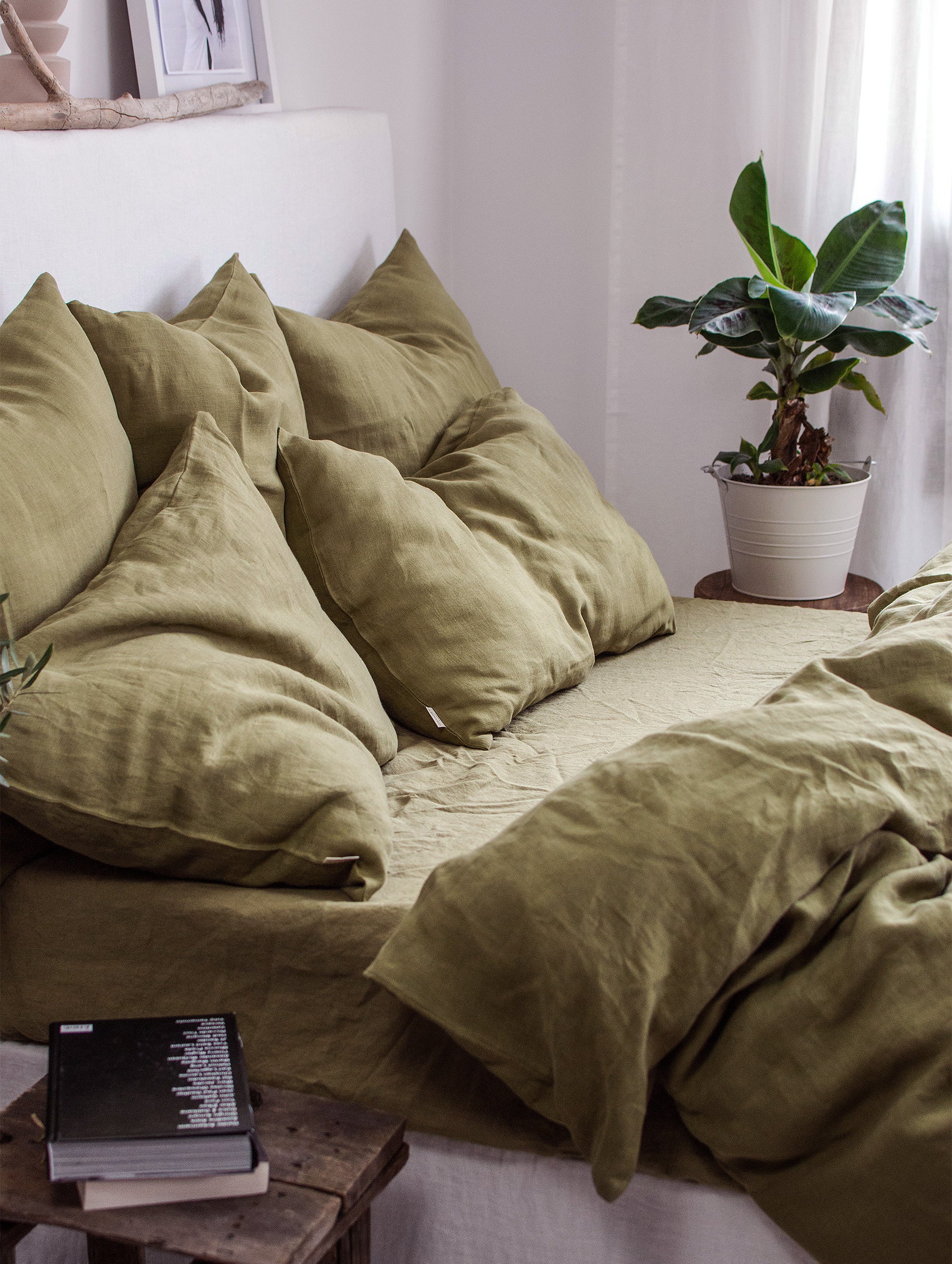 Linen Fitted Sheet in Olive Green