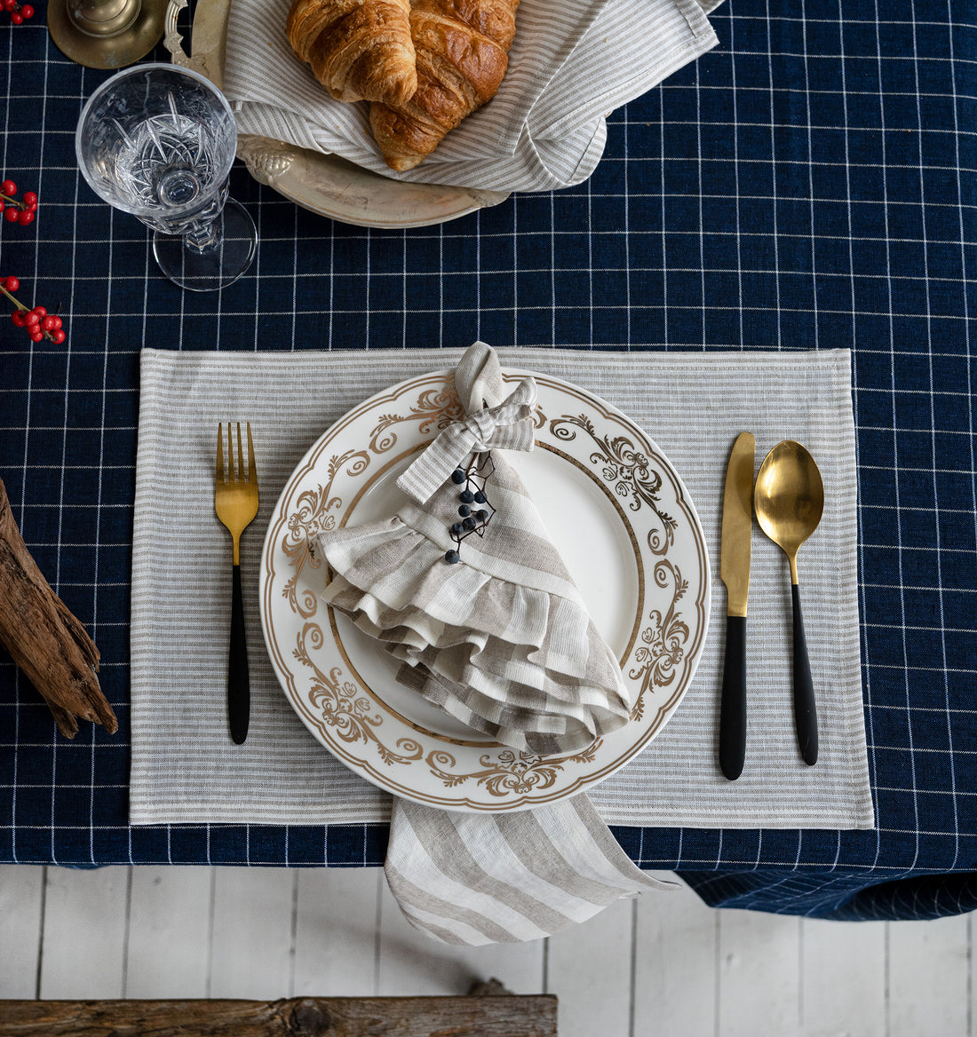 Linen tablecloth in Navy Grid