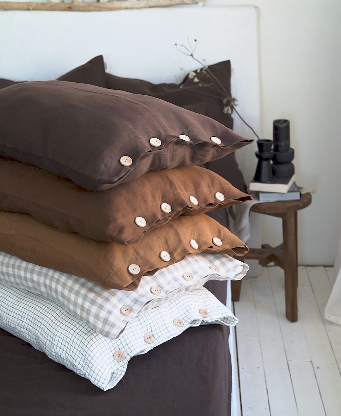 Linen Pillowcase with Buttons