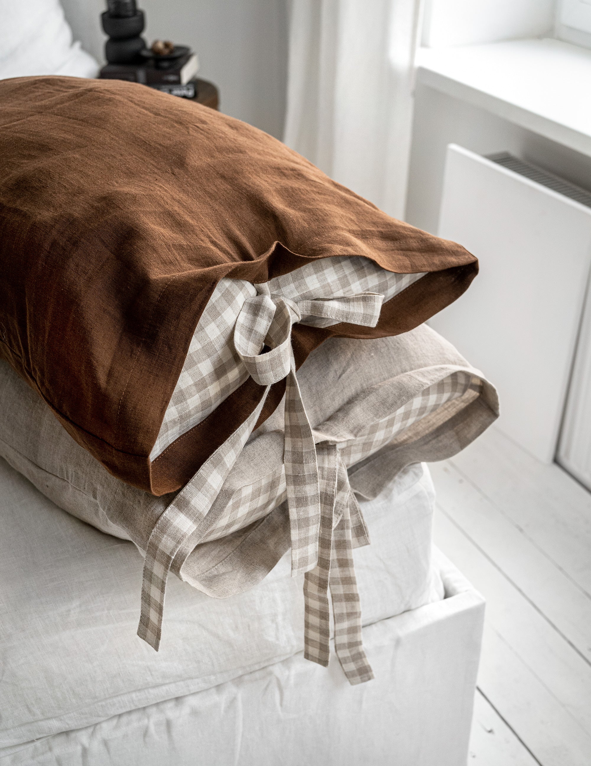 Linen Pillowcase with Gingham Ribbon