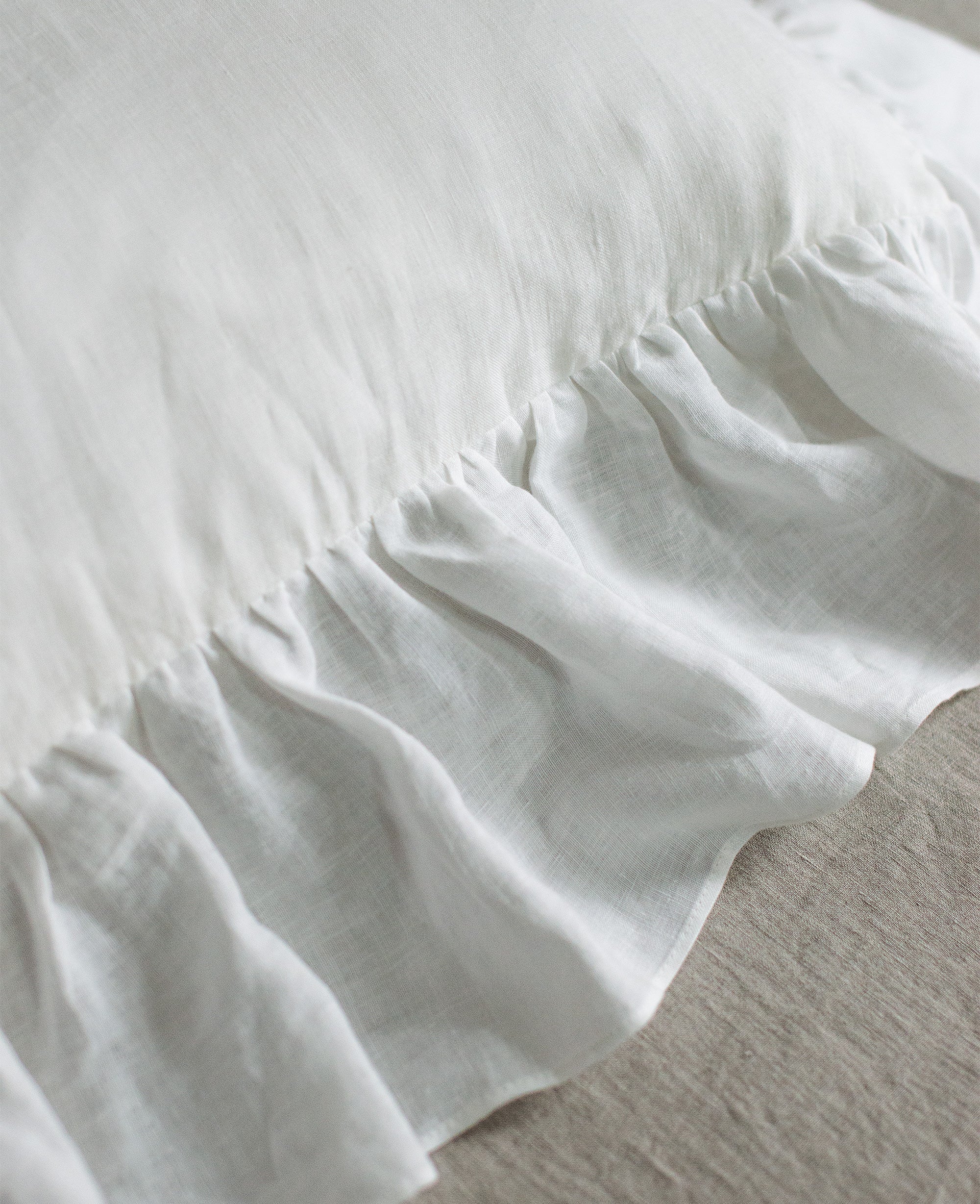 Linen Pillowcase with Long Ruffle