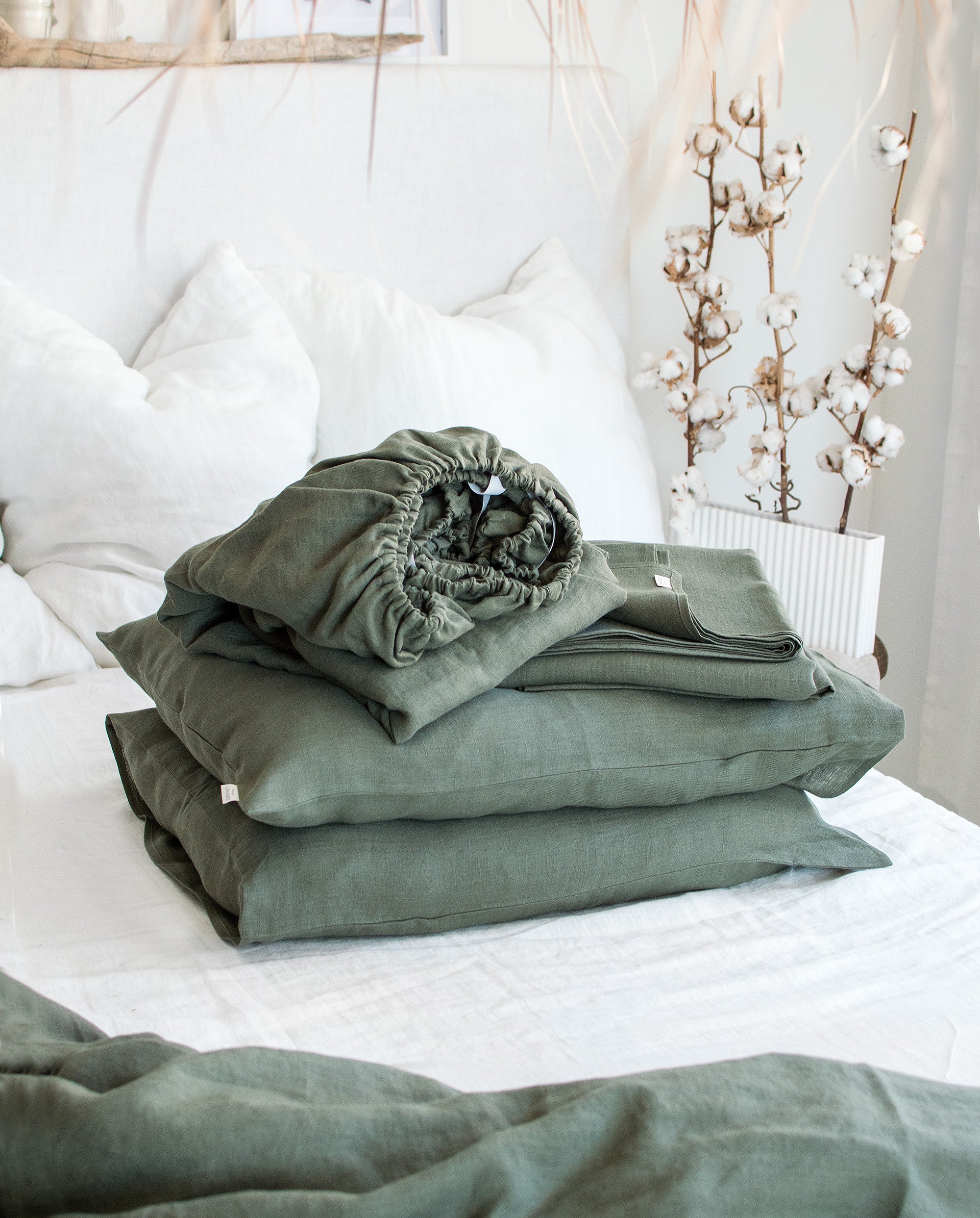 Linen Sheet Set in Botanic Green