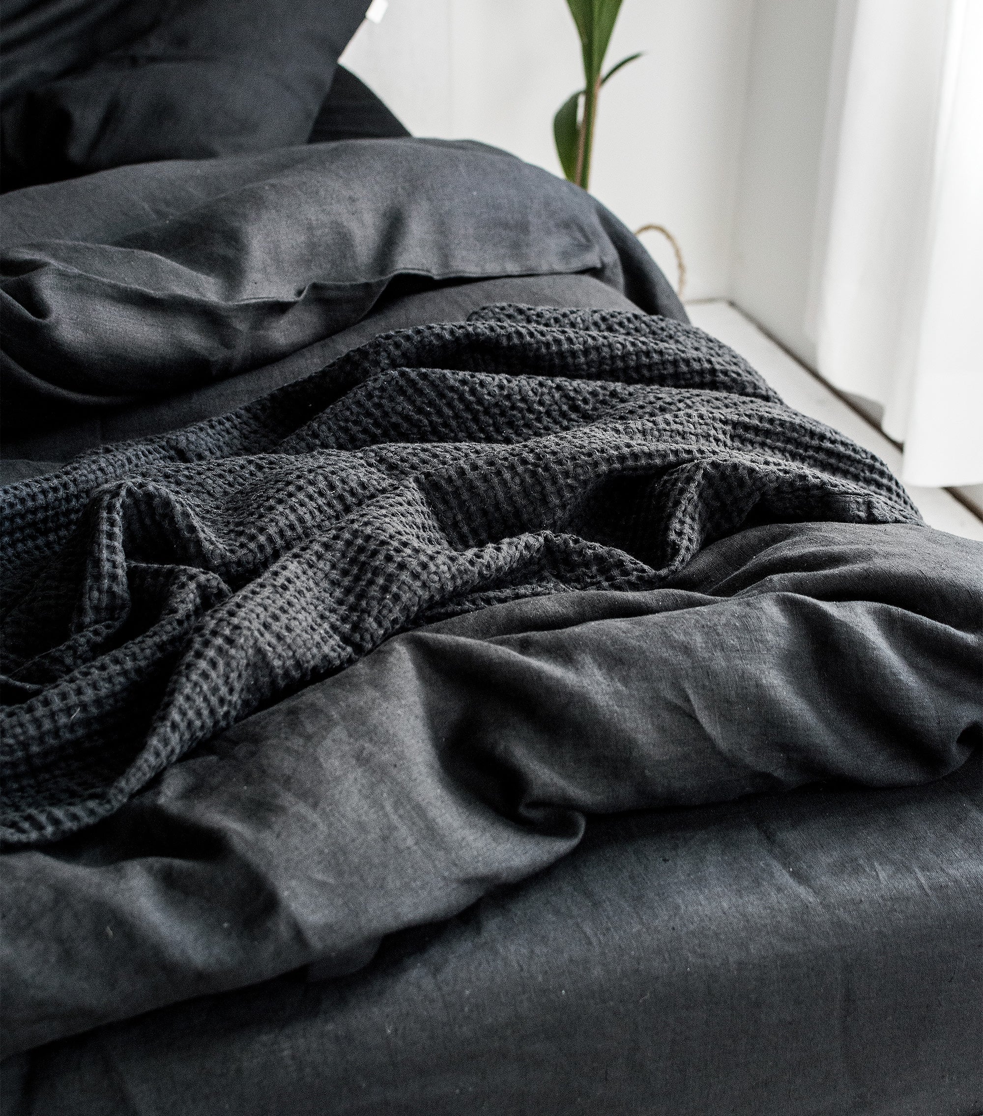 Waffle Blanket in Space Black