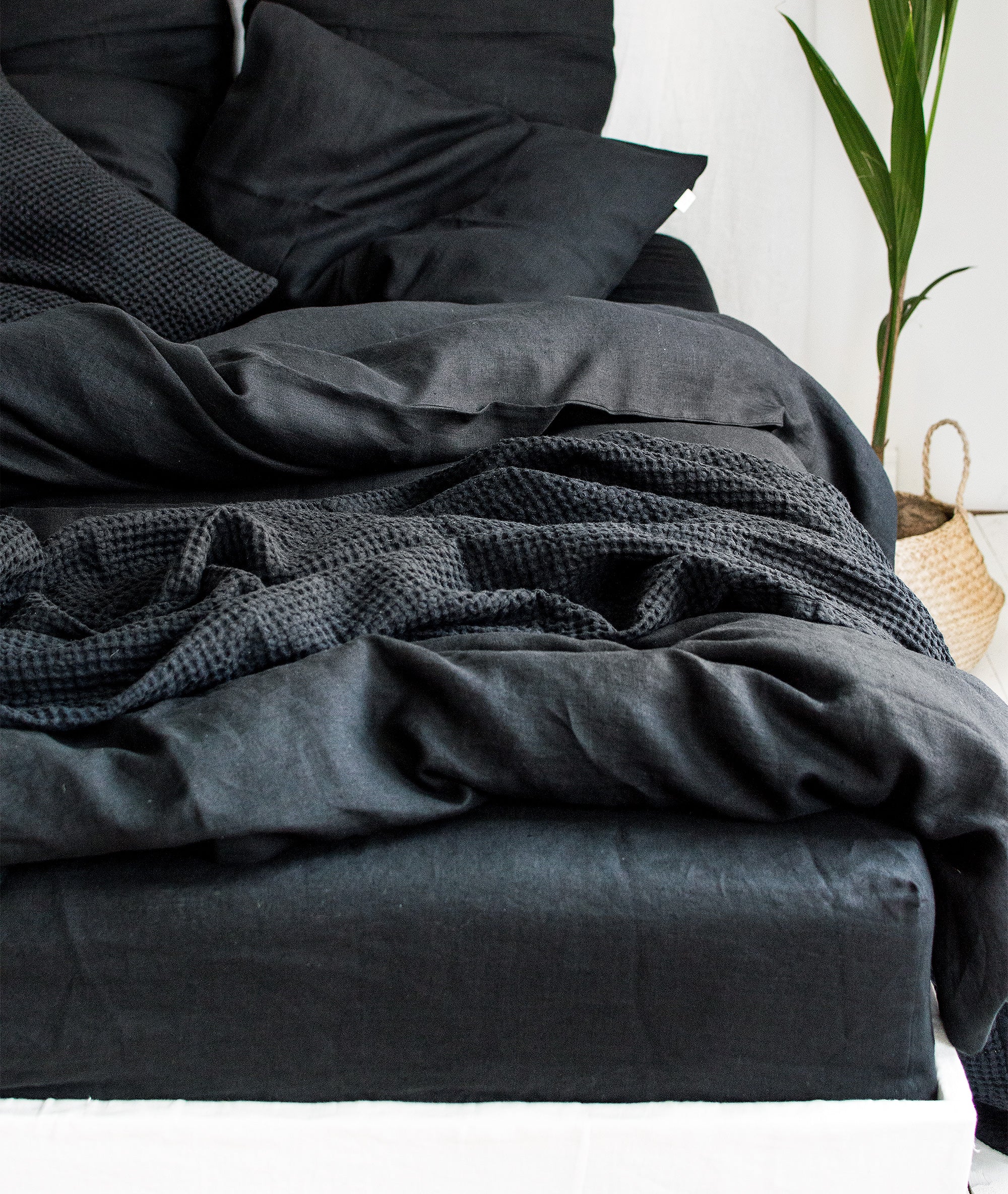 Waffle Blanket in Space Black