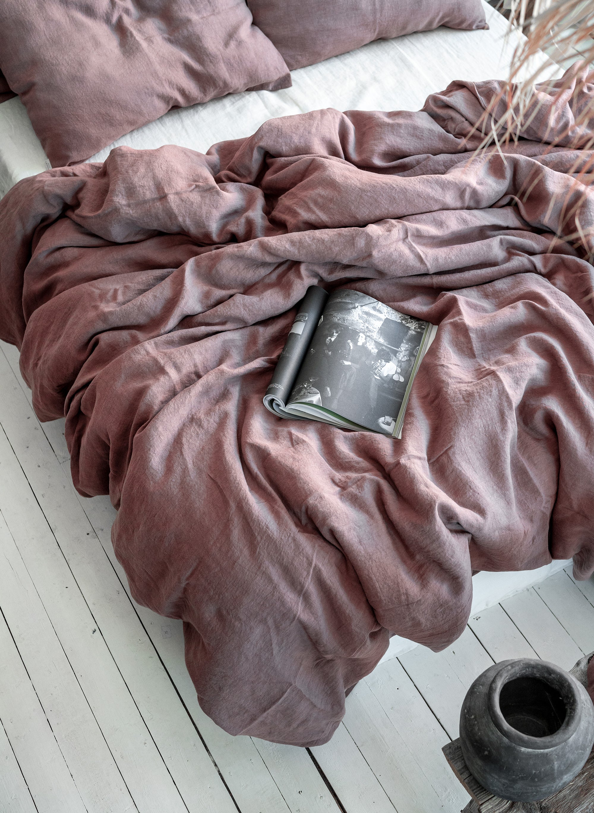 Linen Fitted Sheet in Taupe