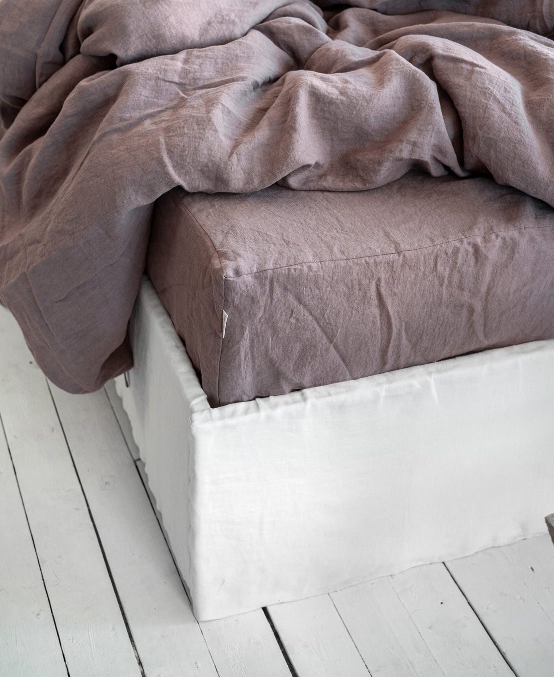 Linen Fitted Sheet in Taupe