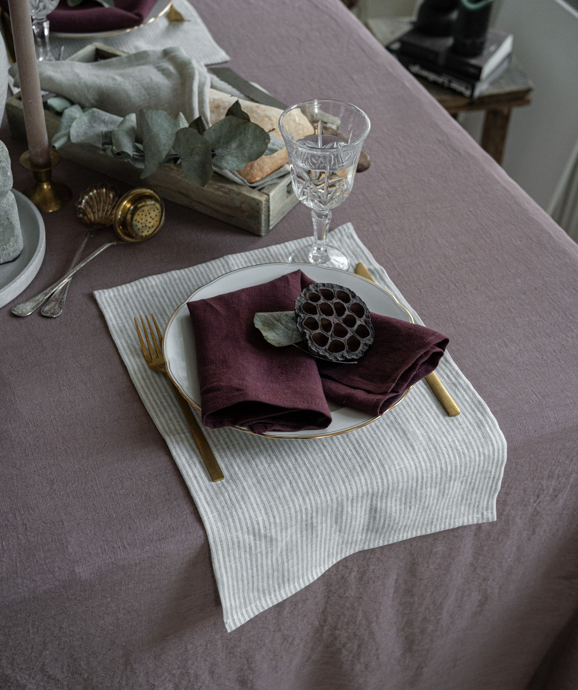 Linen tablecloth in Taupe