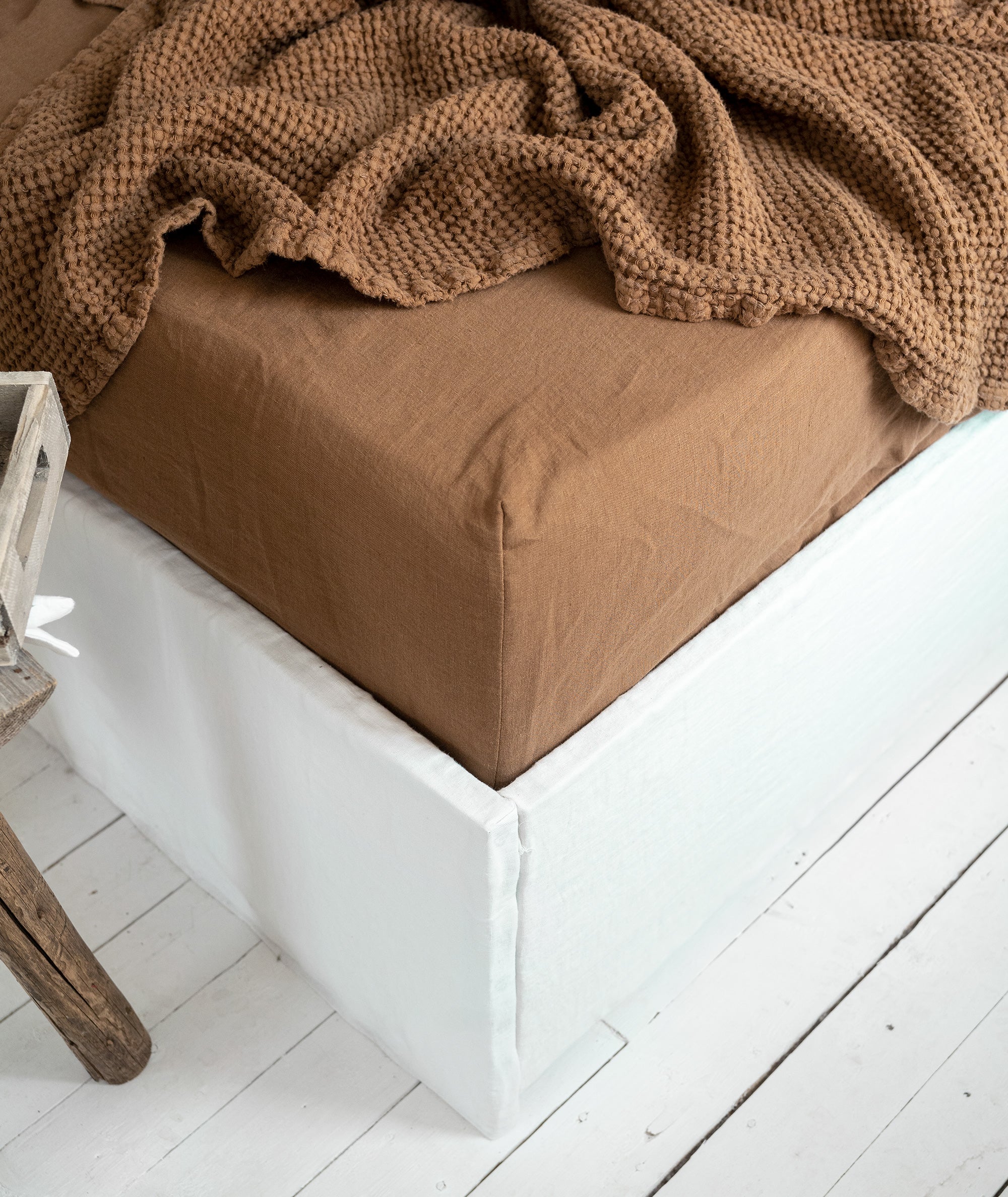 Linen Fitted Sheet in Tobacco