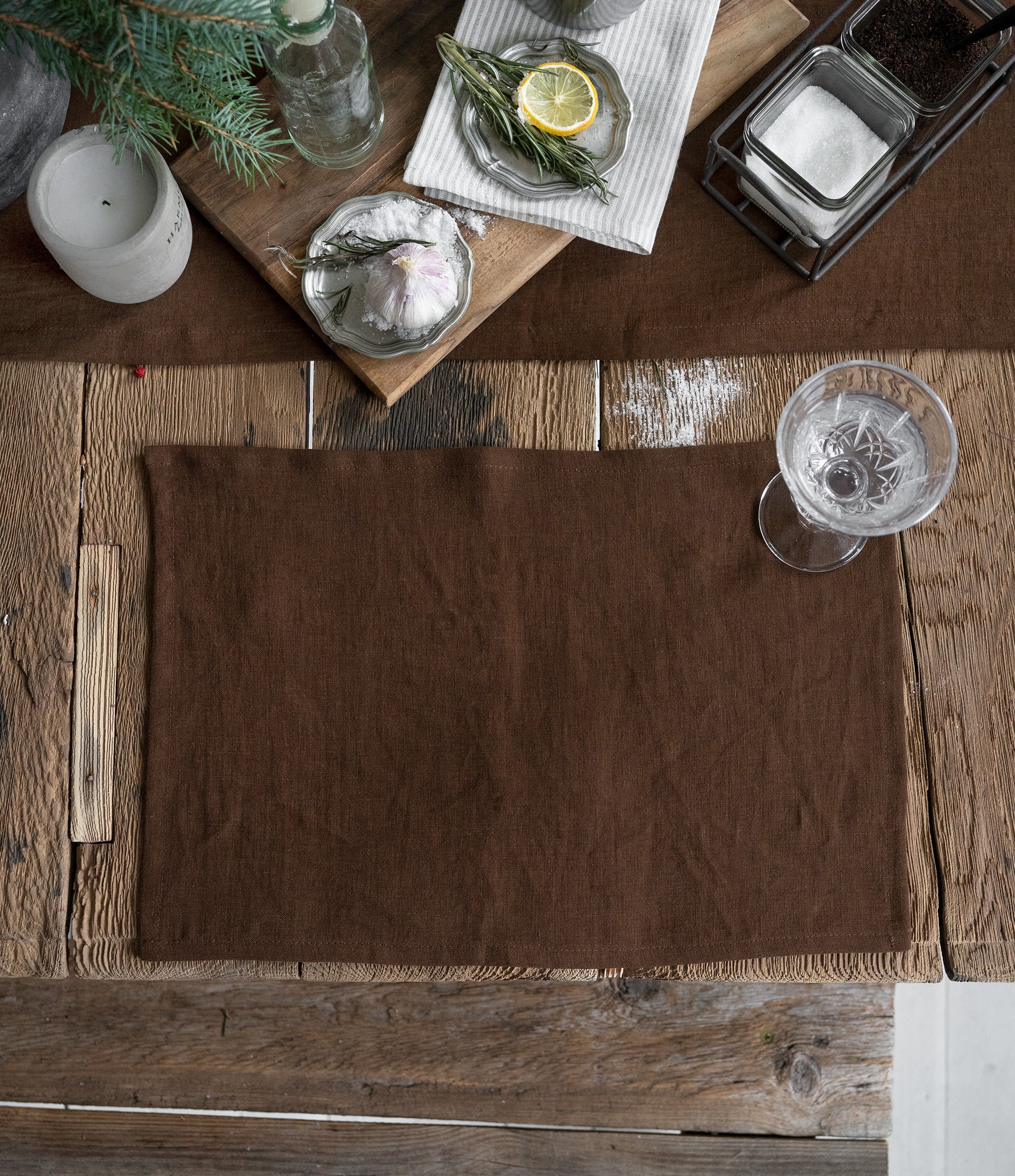 Linen Placemat in Walnut