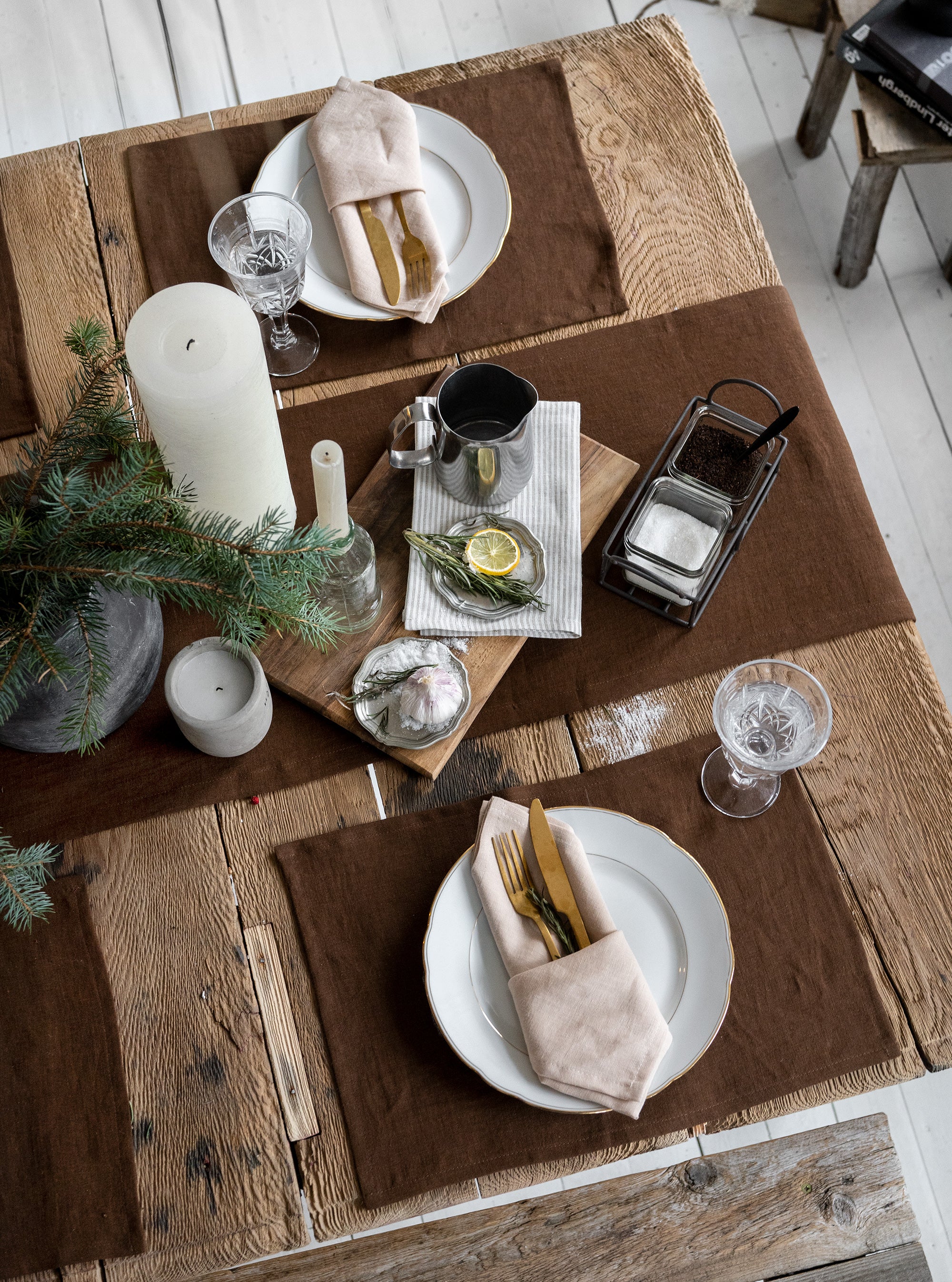Linen Placemat in Walnut