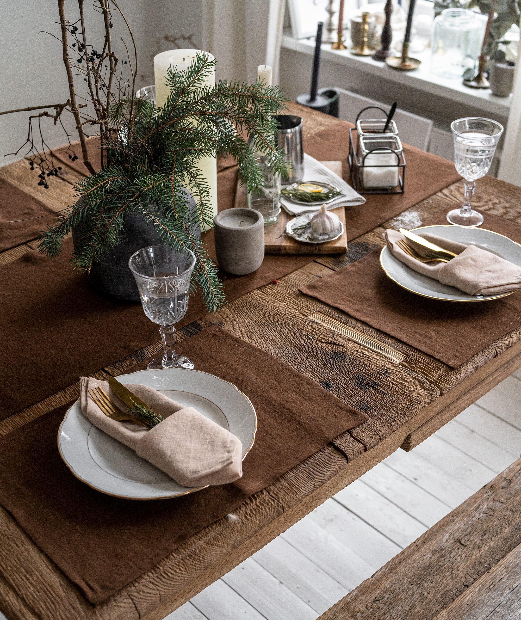 Linen Placemat in Walnut