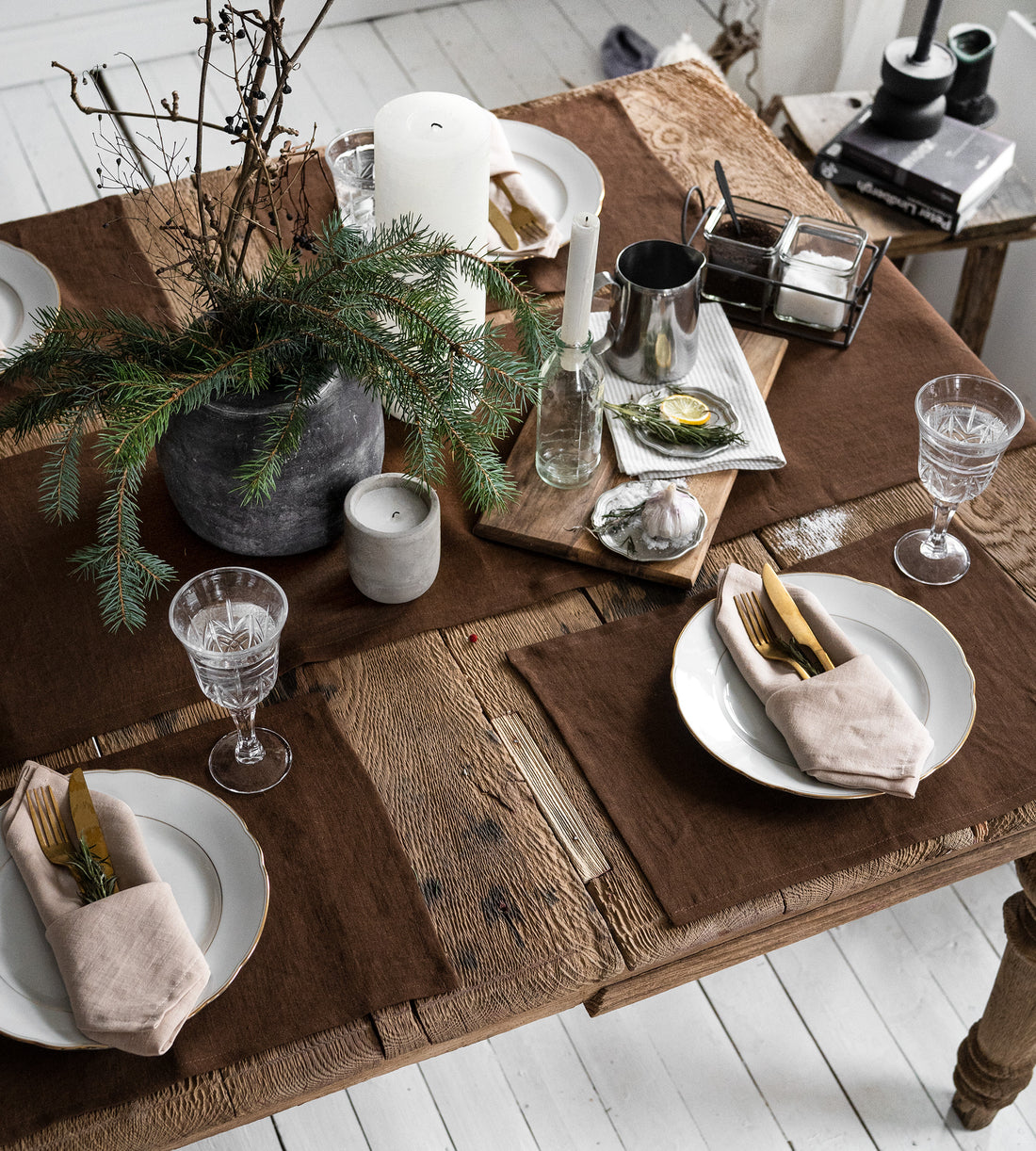 Linen Placemat in Walnut