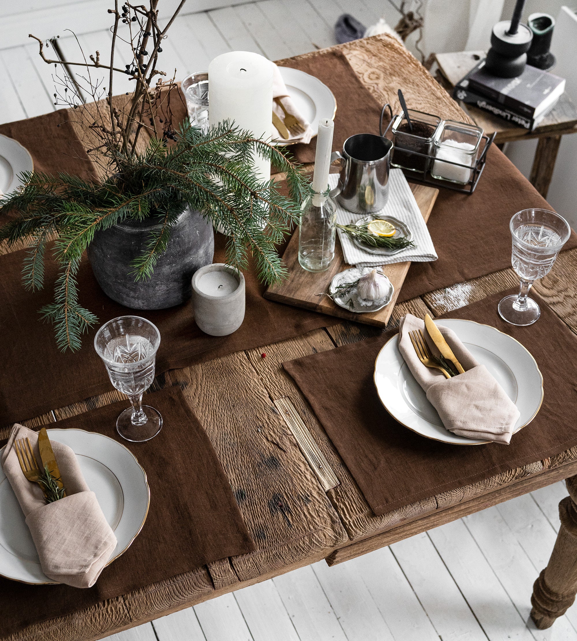 Linen Placemat in Walnut